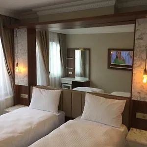 萨尔塔纳梅特努酒店 ** 伊斯坦布尔